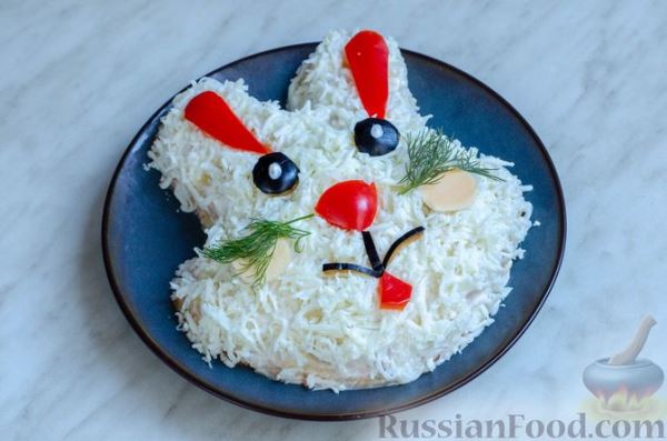 Новогодний салат "Мимоза" в виде кролика
