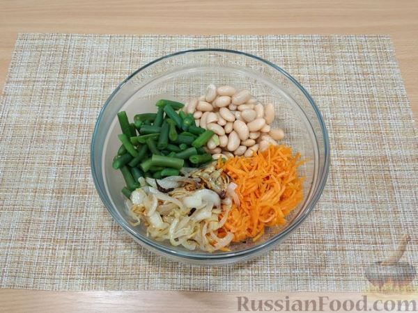 Салат из двух видов фасоли с морковью по-корейски и жареным луком