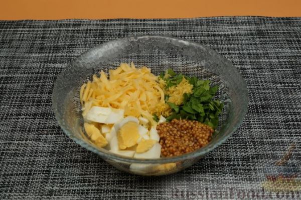 Скумбрия, фаршированная яйцом, зеленью и сыром (в духовке)