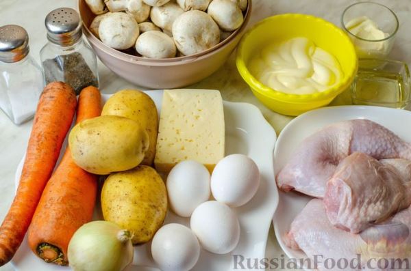 Слоёный салат "Кролик" с курицей, грибами, овощами и сыром