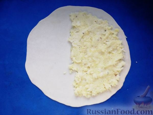 Чебуреки с картофелем и сыром
